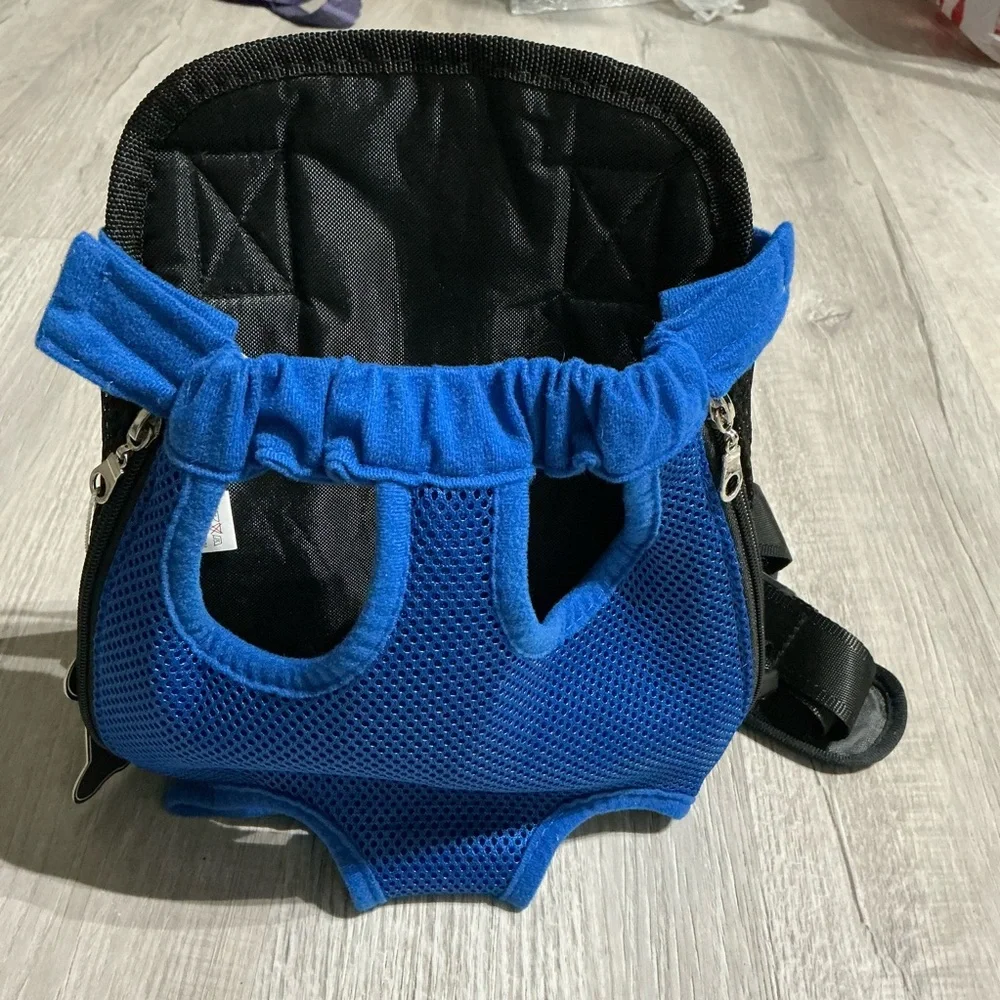 Yudodo Adjustable Dog Carrier Backpack Breathable Front Pet Carrier Paws Out NWT